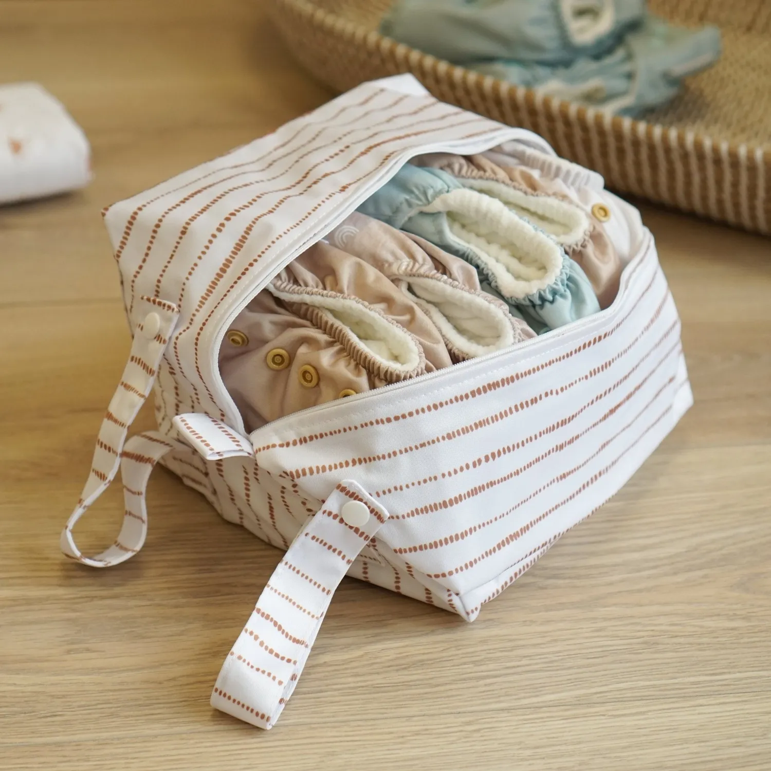 Modern Cloth Nappies Nappy Pod Dune White wetbag lekvrij