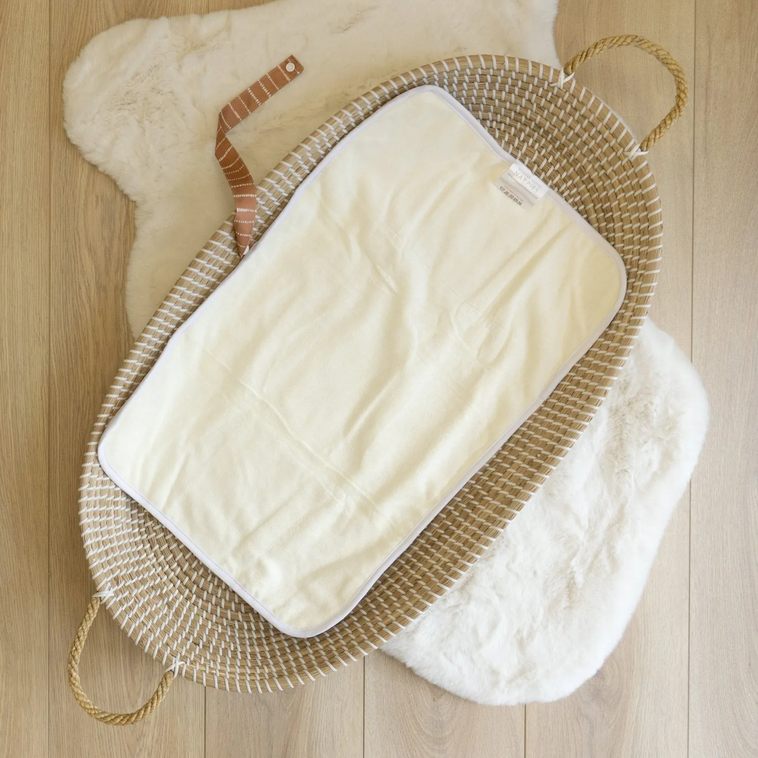 Modern Cloth Nappies Changing Mats Dune Tan verschoonmat bamboe