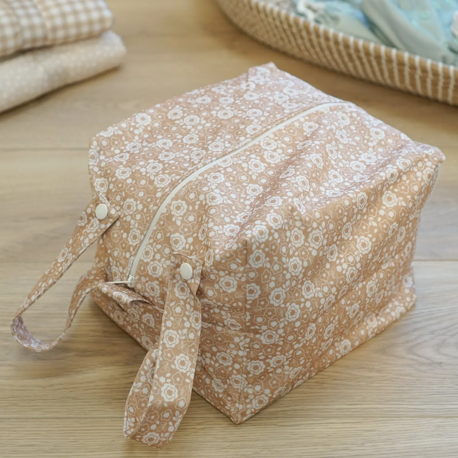 Modern Cloth Nappies Nappy Pod wetbag Bloom waterdicht