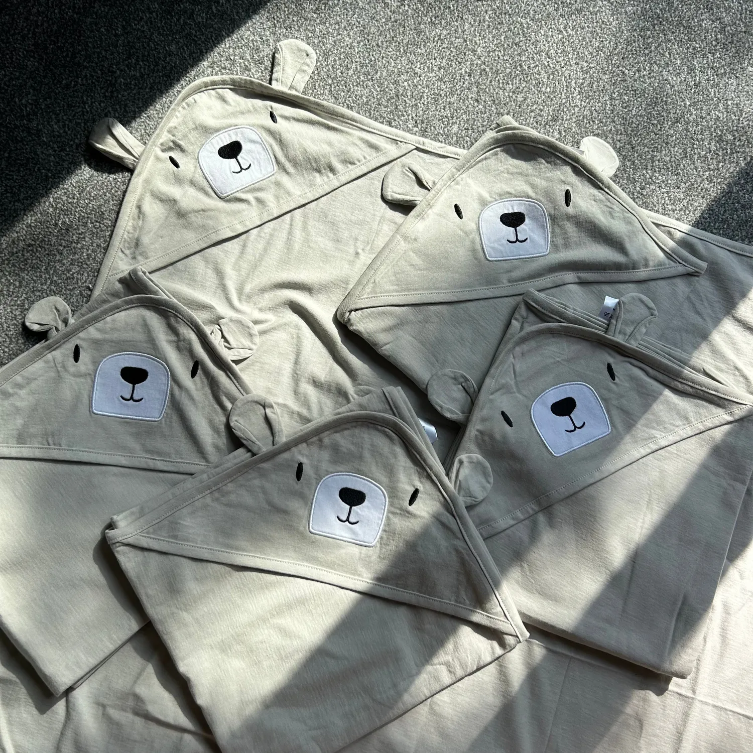 Pop-in Hooded Cuddle Wrap badcape beer biologisch katoen