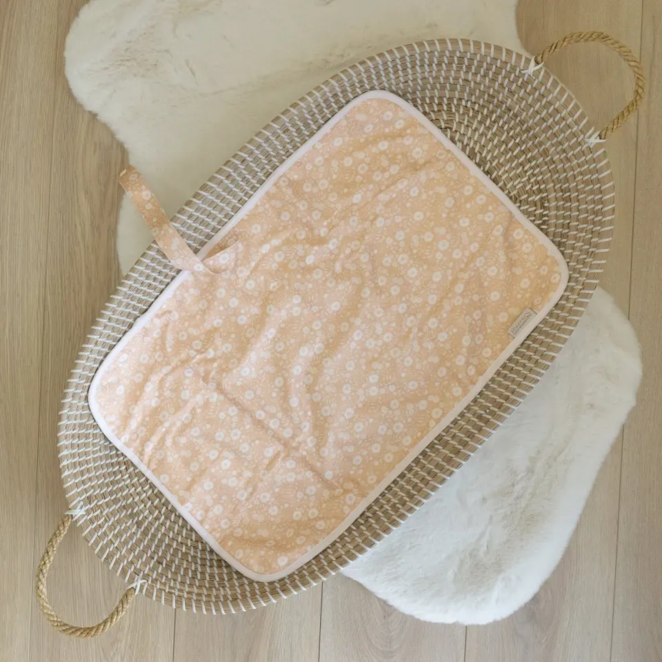 Modern Cloth Nappies Changing Mats Flower Power Peach verschoonmat 40x60