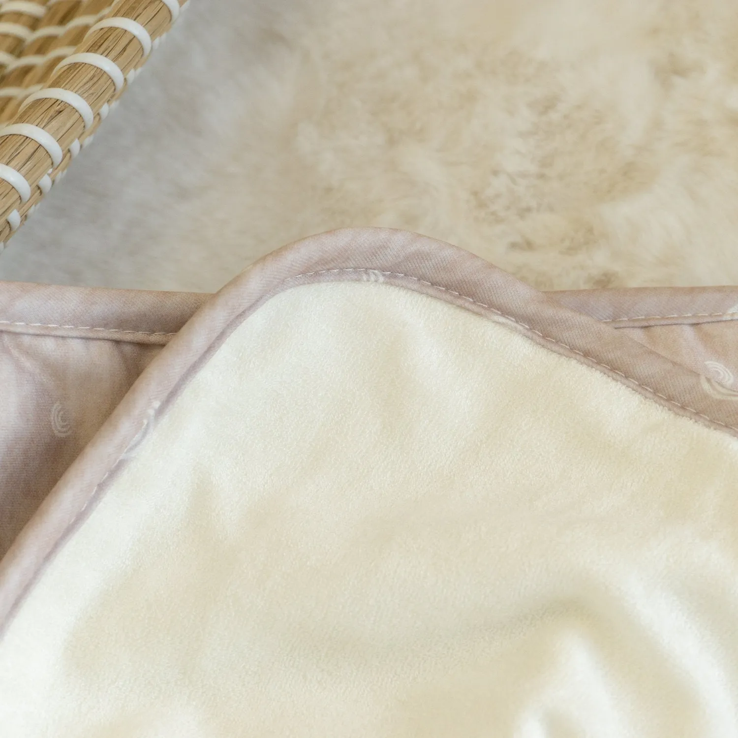 Modern Cloth Nappies Changing Mats Rainbow Oatmeal verschoonmat bamboe