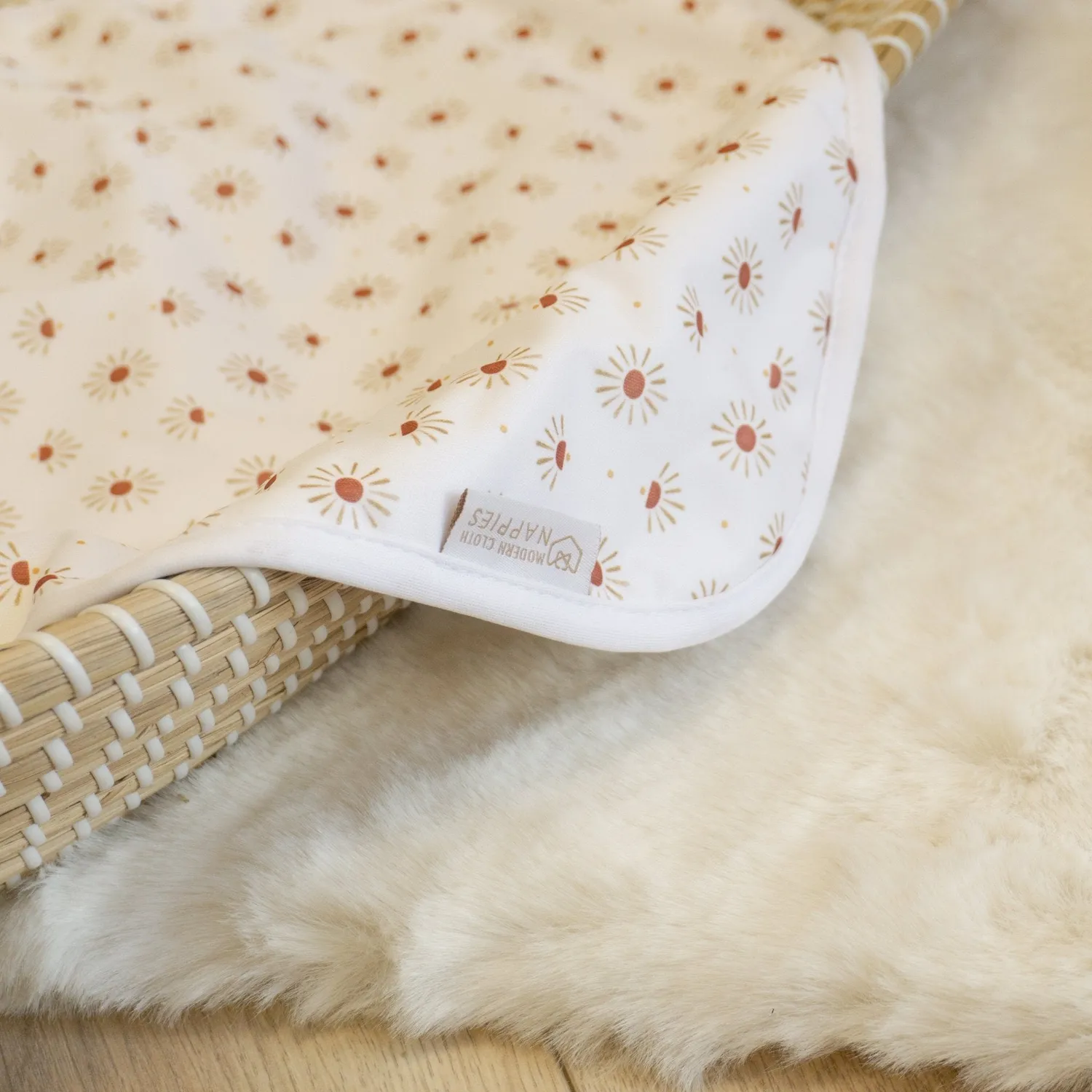 Modern Cloth Nappies Changing Mats Summer Solstice verschoonmat bamboe