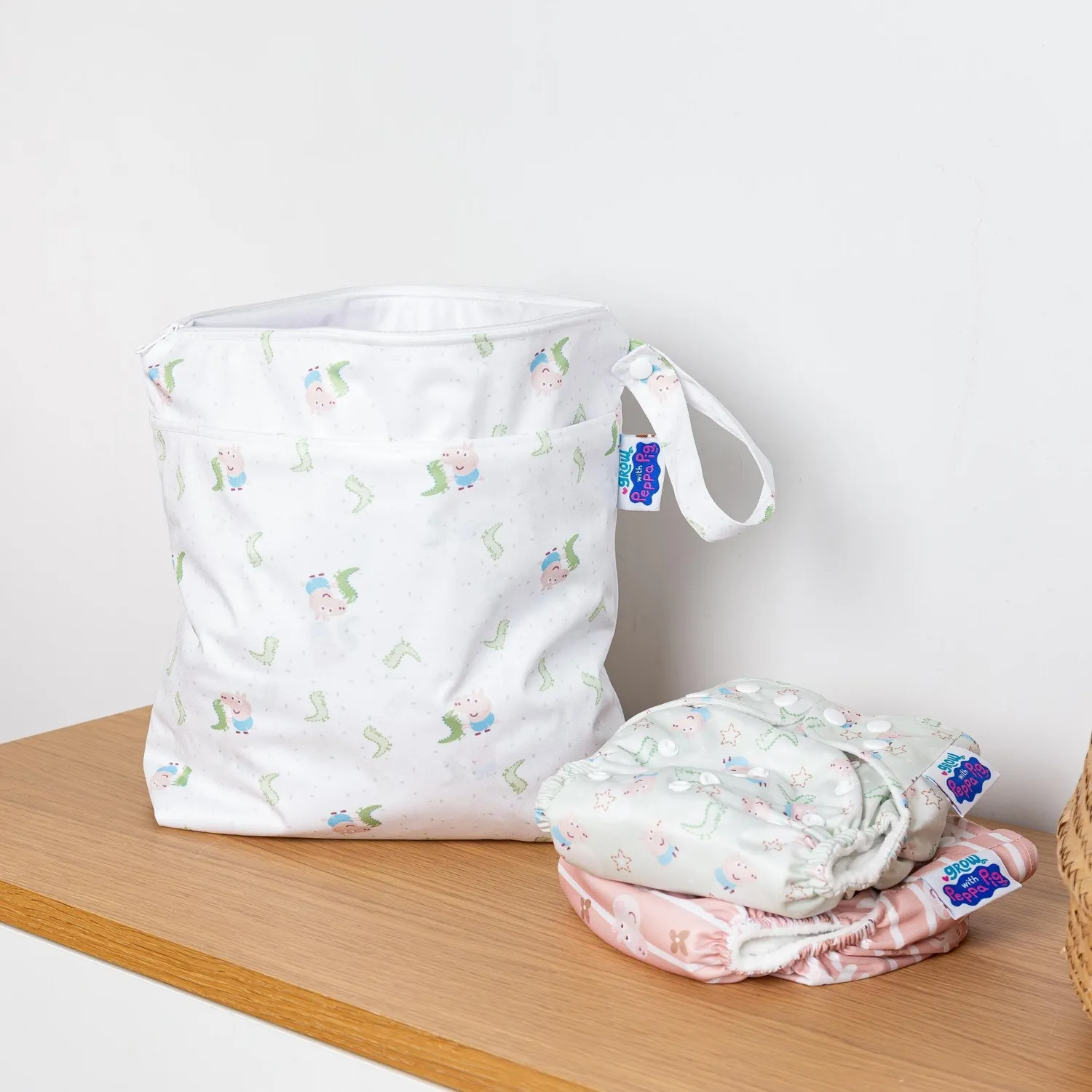 Modern Cloth Nappies Grab & Go wetbag George Dinosaur waterdicht