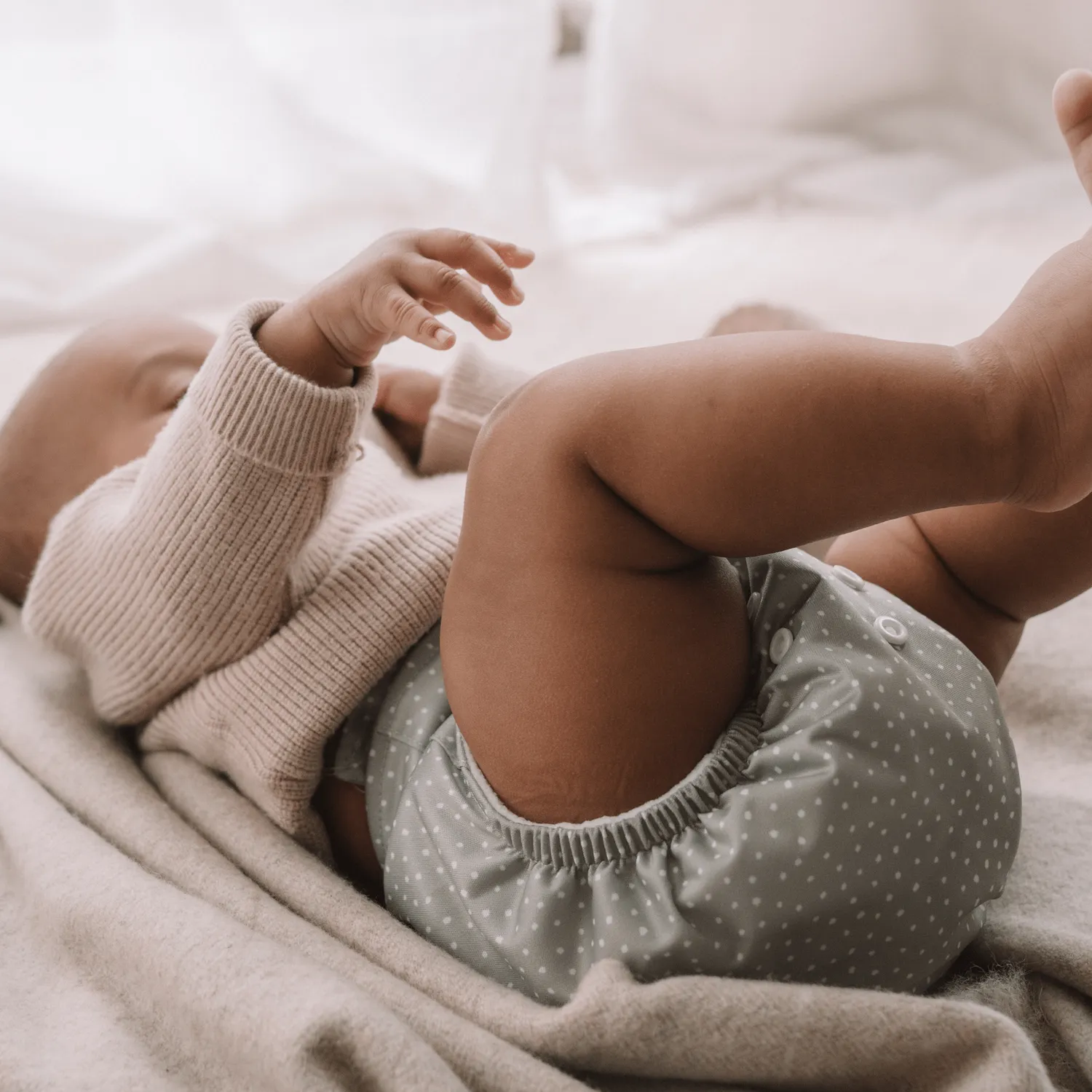 Modern Cloth Nappies Pearl Pocket All-In-One wasbare luier Dottie Sage lekvrij