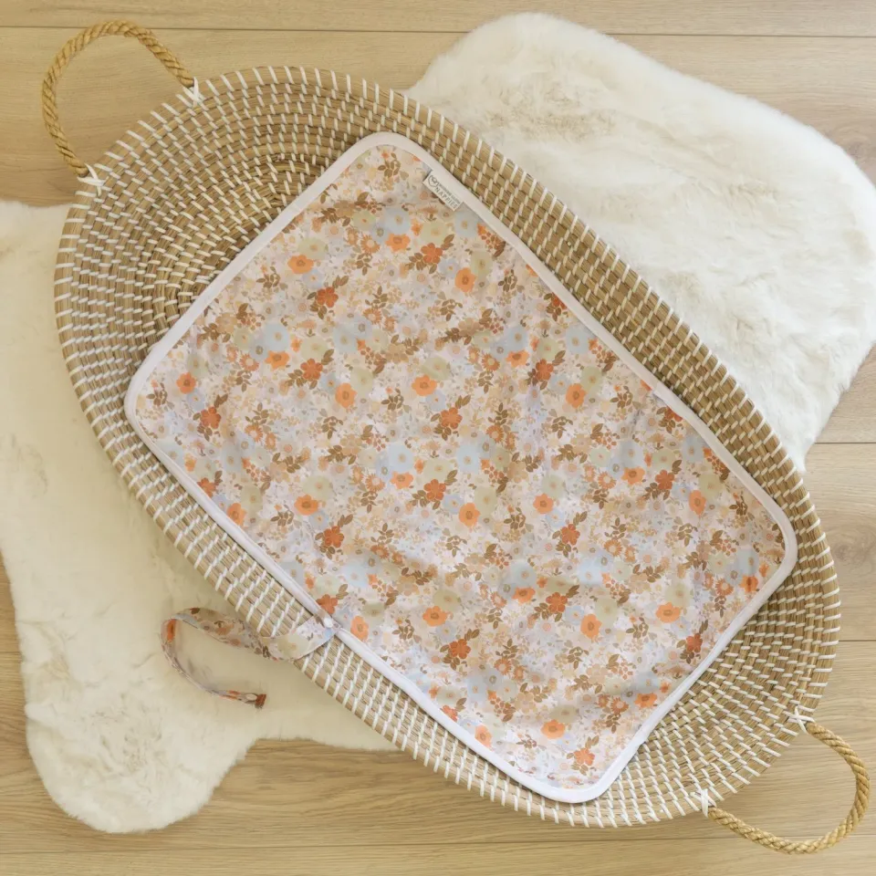 Modern Cloth Nappies Changing Mats Blissful Blossom verschoonmat 40x60